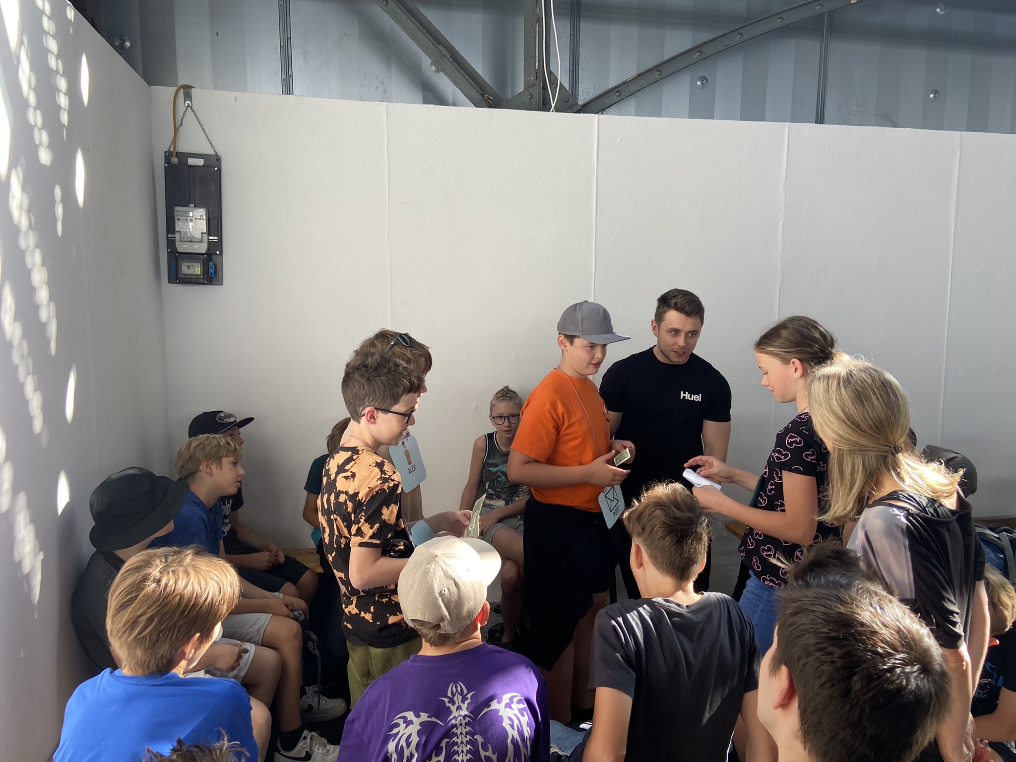 Workshop session in sunlit industrial hall at Kinder-Erlebnismesse 2024